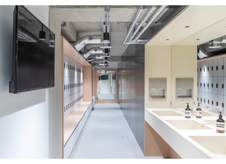 Commercial shower, end-of-trip facilities