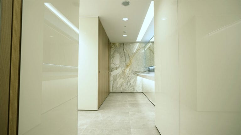 One Canada Square washroom