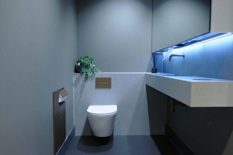 Fully functioning Superloo display