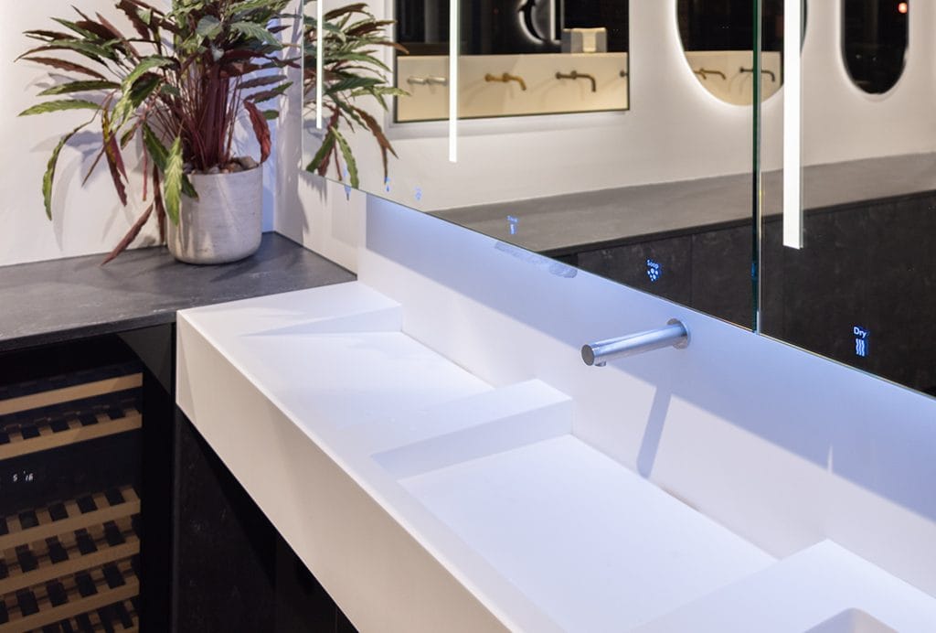 Dolphin Design Hub has an Alavo Mirror System on display