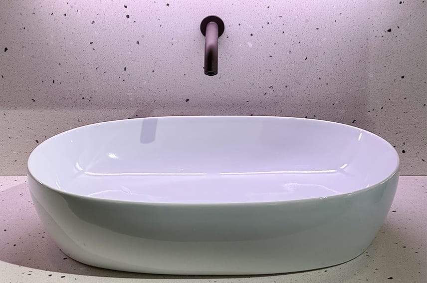 Dolphin Design Hub Tap and Washbasin