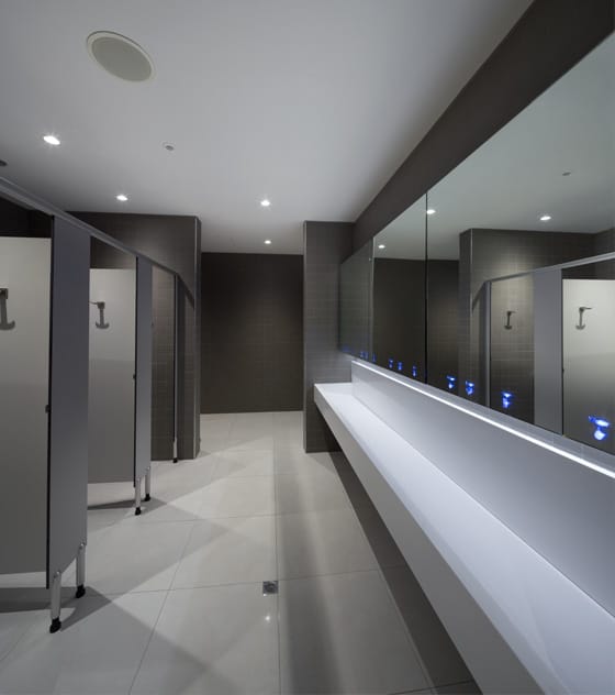 Innovative commercial washroom installed with an Alavo washwall system