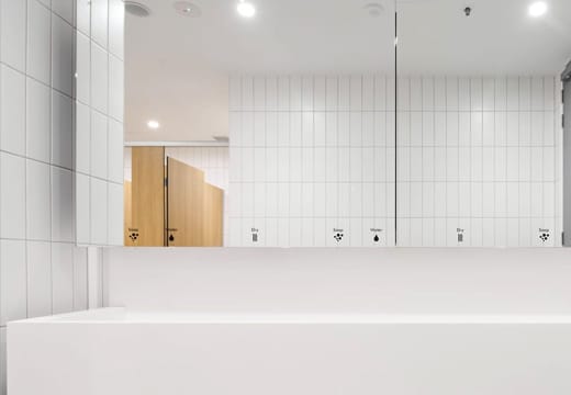 Front view of an Alavo Mirror System